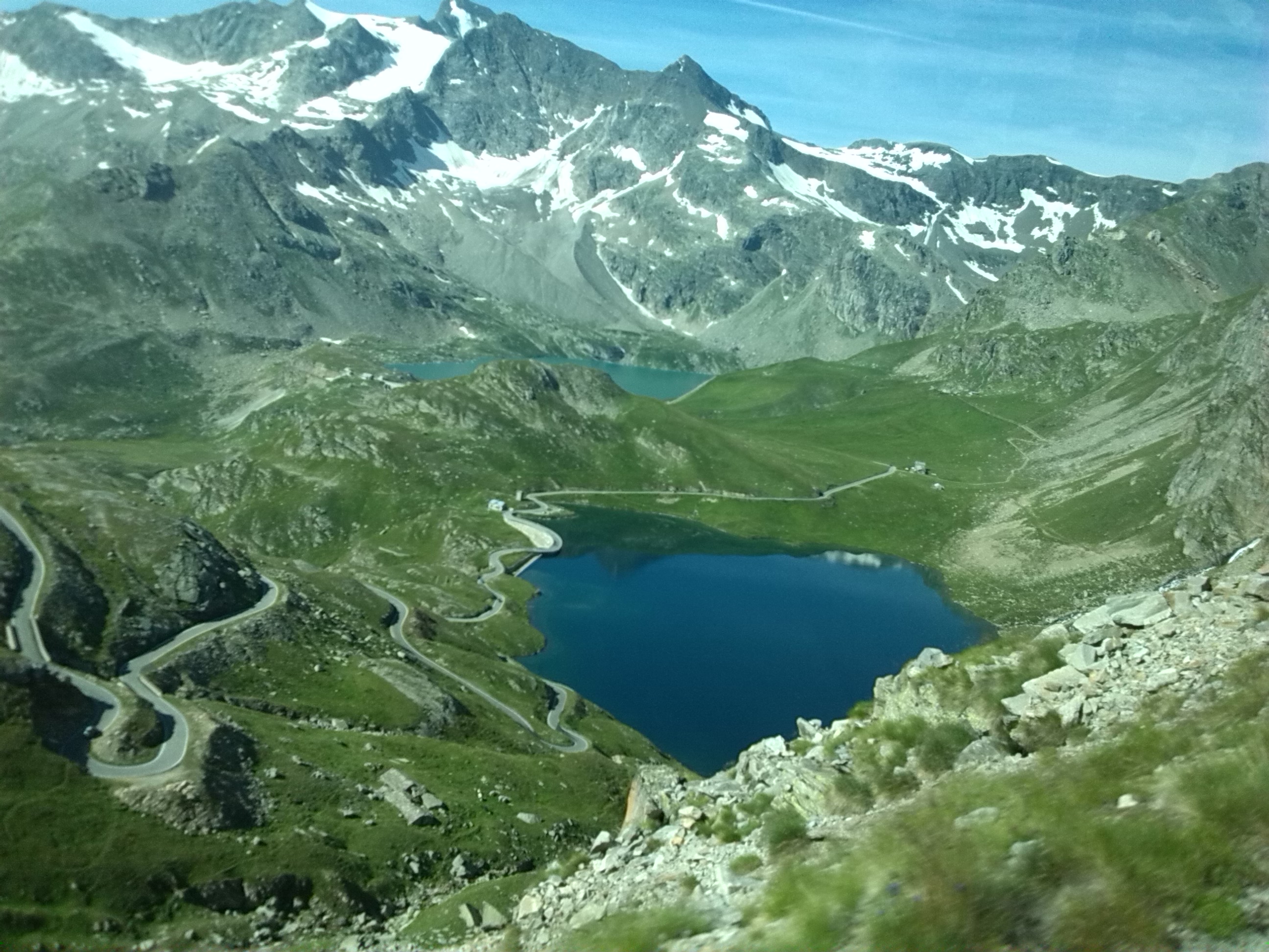 Il lago Serrù e il lago Agnel