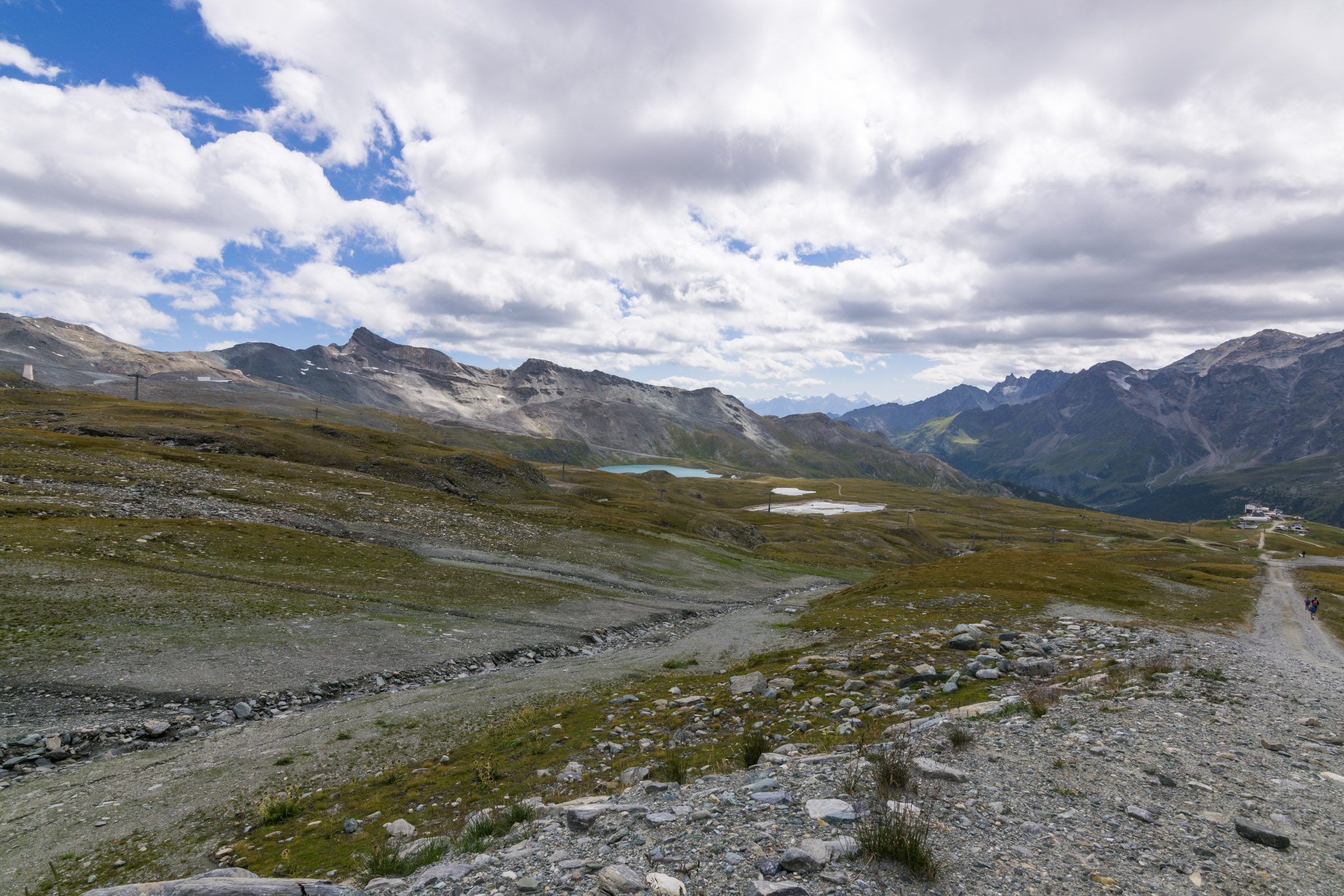 Strada per il Colle del Teodulo