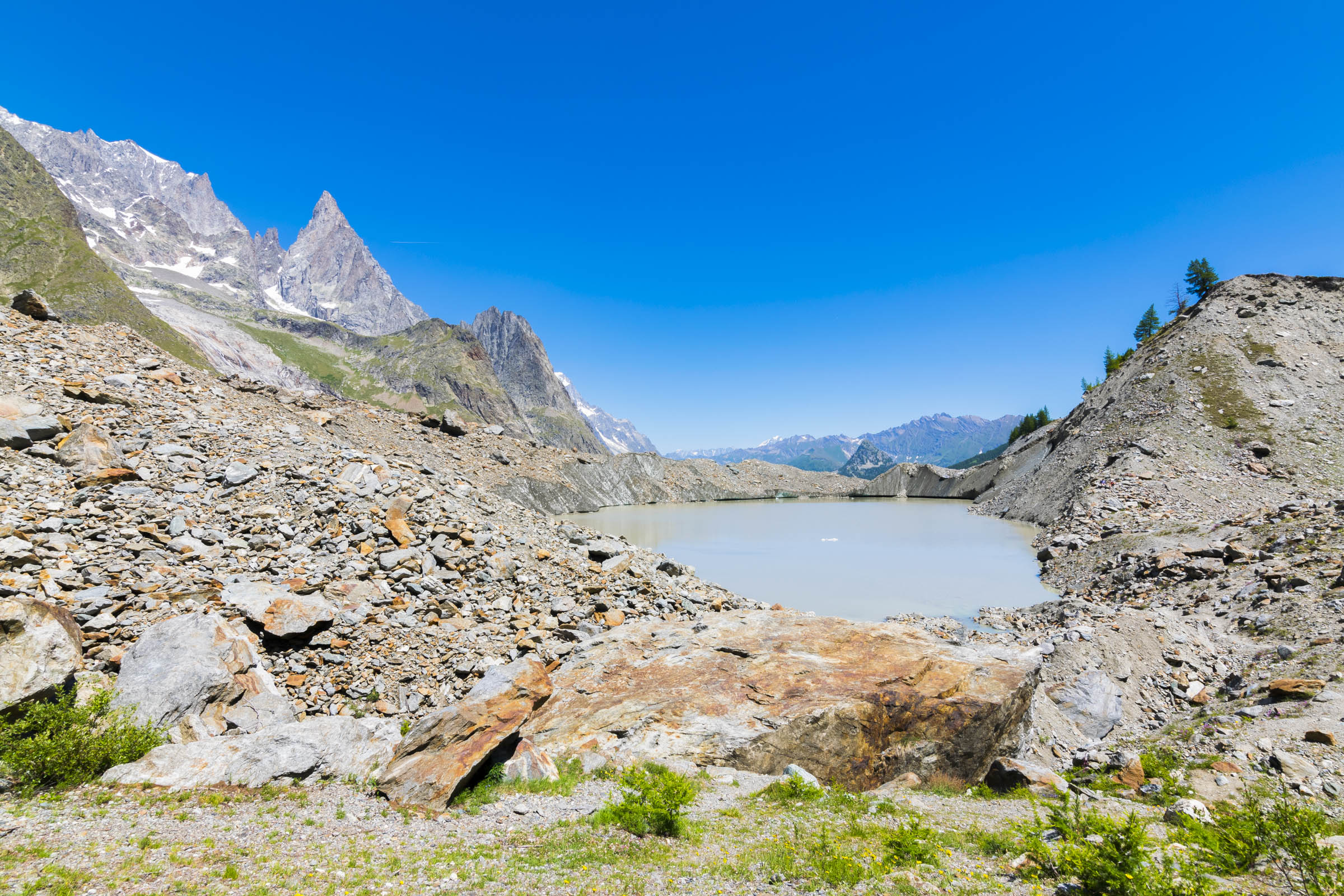 Lago Combal E Miage High Mountains