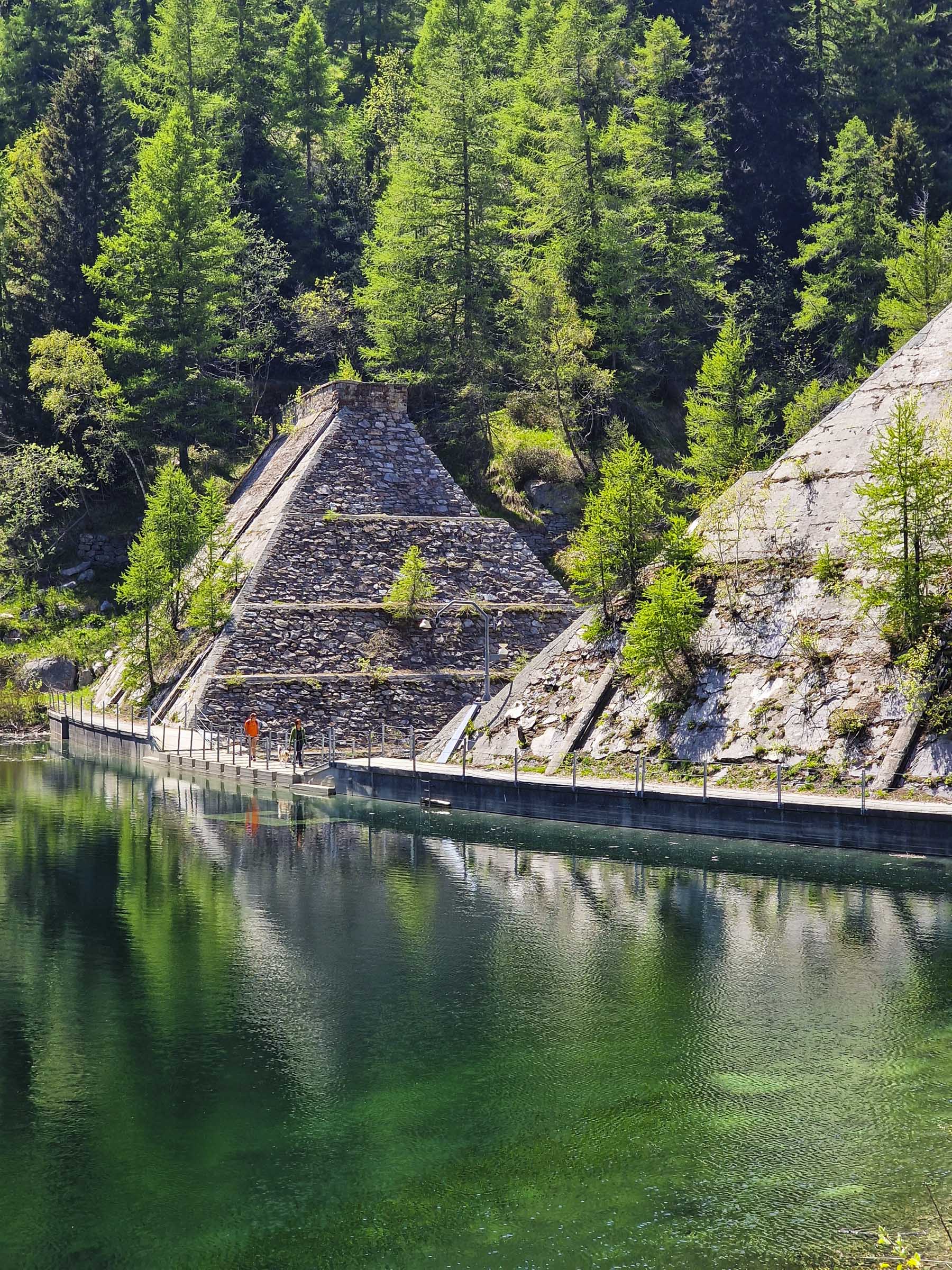 Escursione alla diga del Lago Vargno